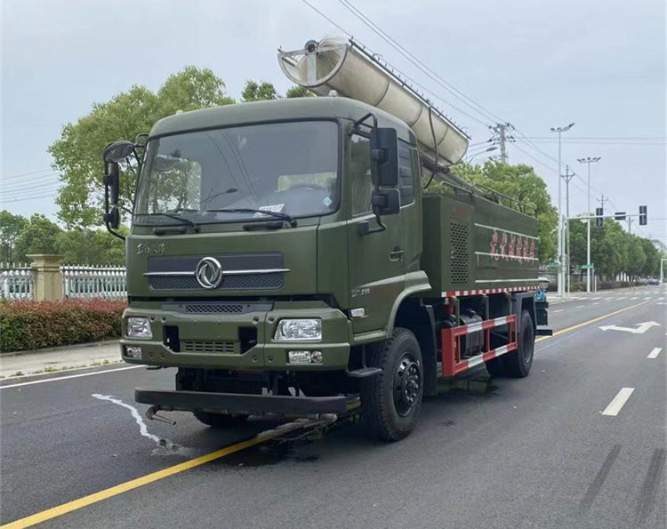 東風天錦光伏板太陽能板清洗車