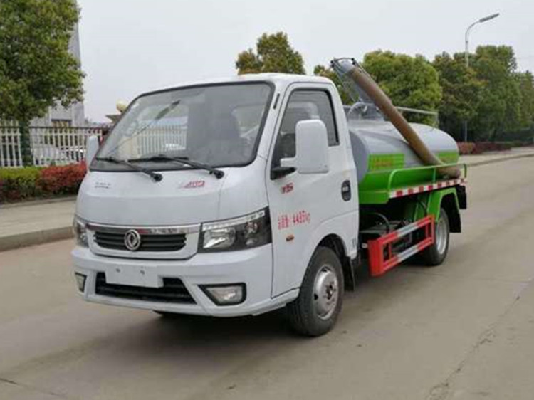 東風途逸2.5方地下室吸糞車